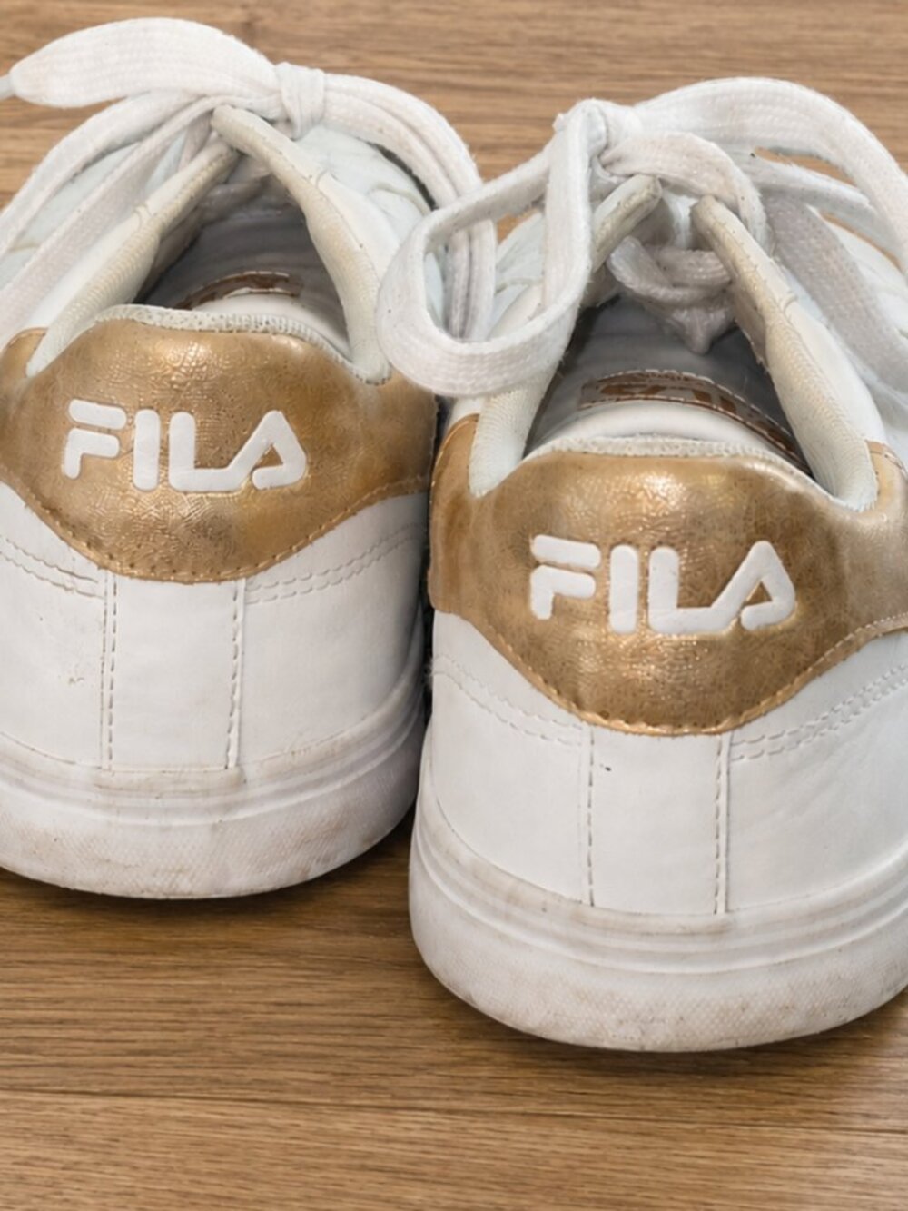Fila Sneakers Women's Size 6.5 White Rose Gold Accents Low Top - Picture 5 of 10